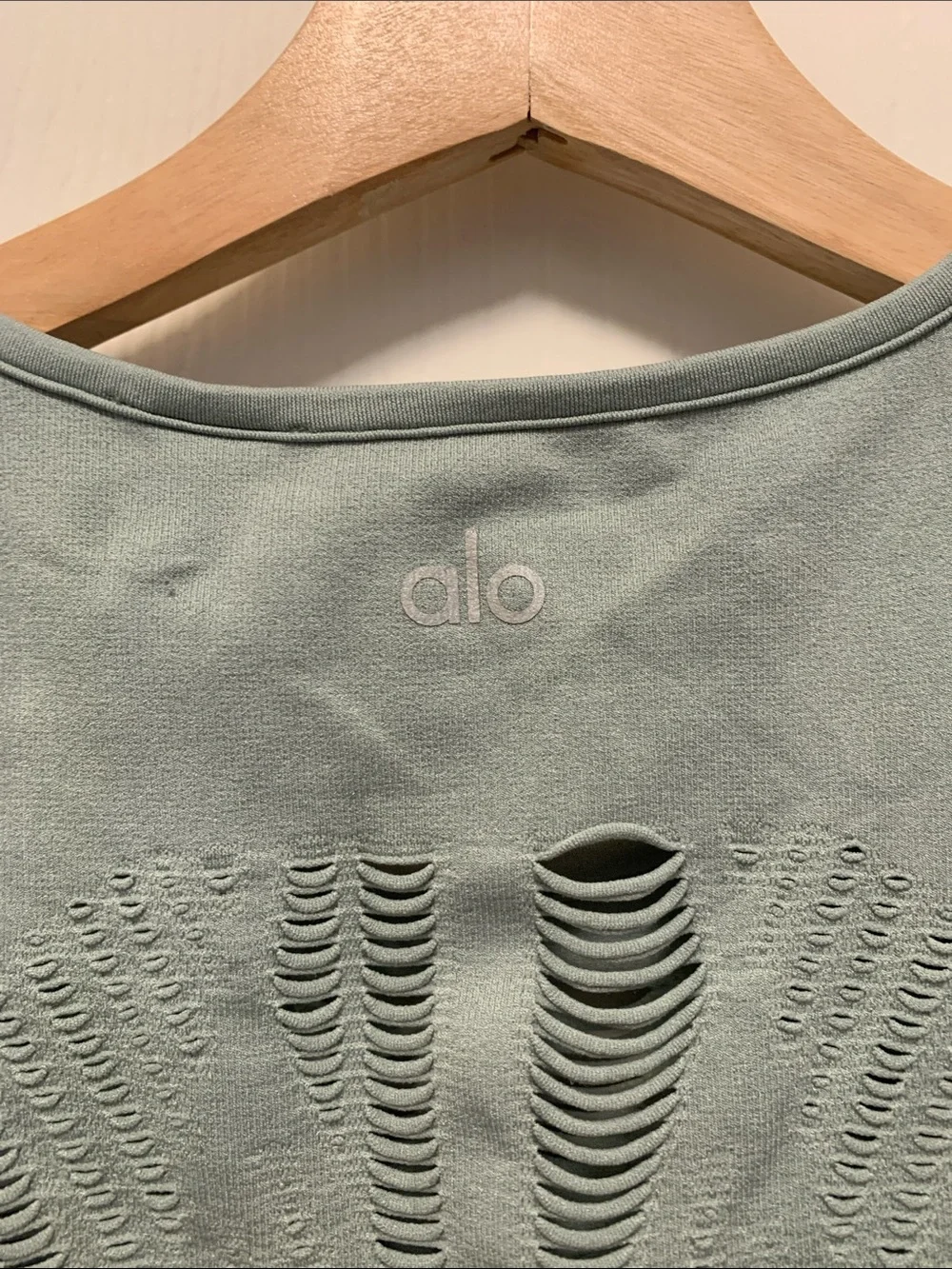 ALO Yoga sleeveless alo